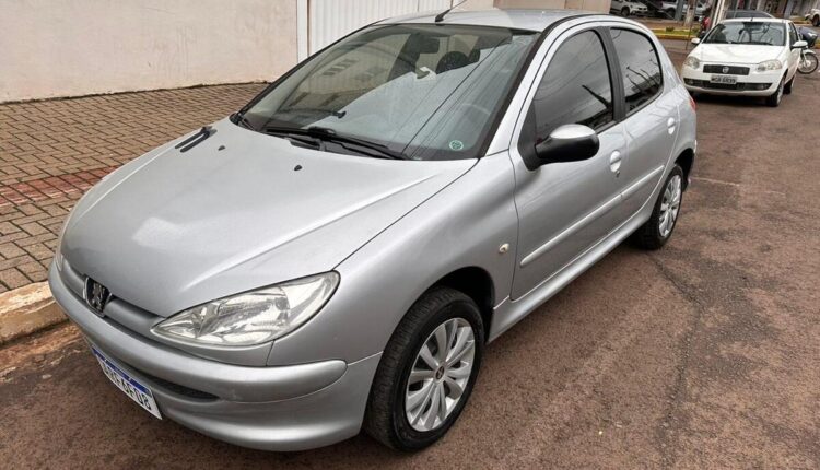 Carros até 15 mil Peugeot 206