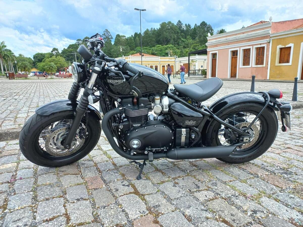 motos custom Triumph Bonneville Bobber