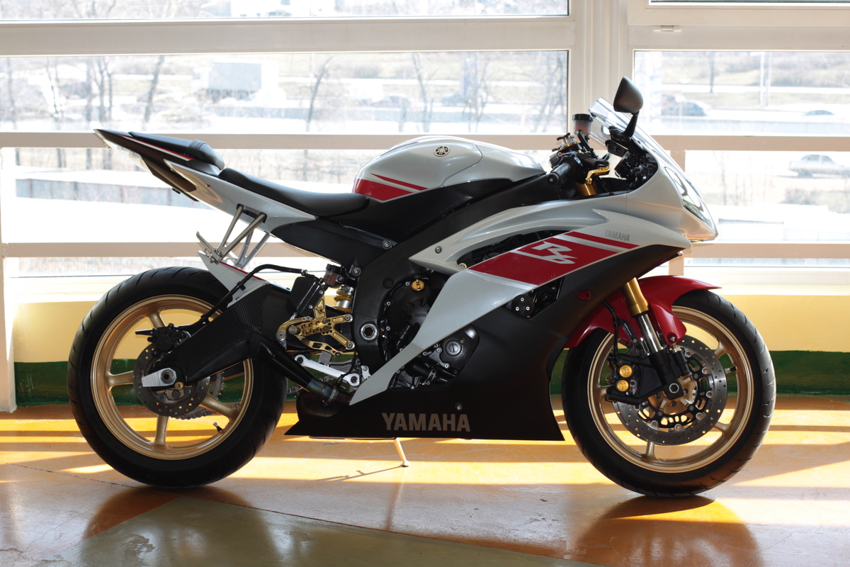 Yamaha R9 2024
