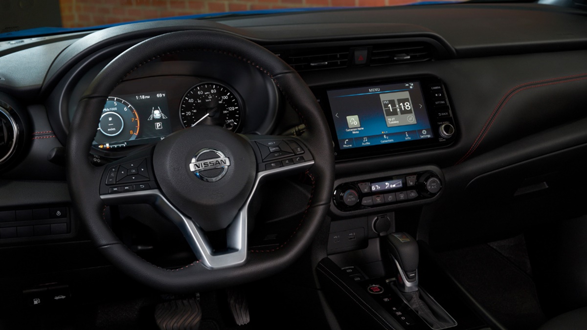 interior Nissan Kicks 2024
