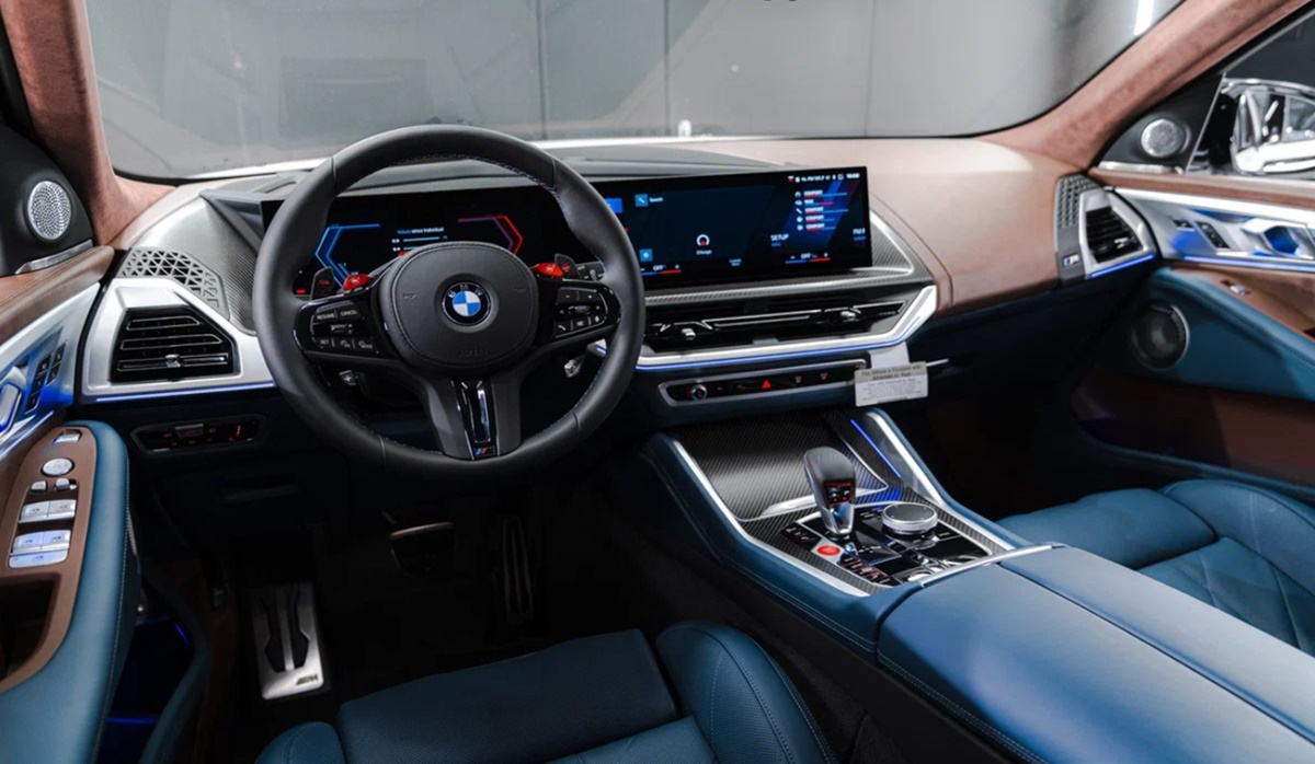 BMW XM 2024 INTERIOR