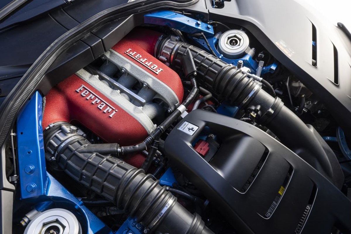 Ferrari Purosangue 2024 motor