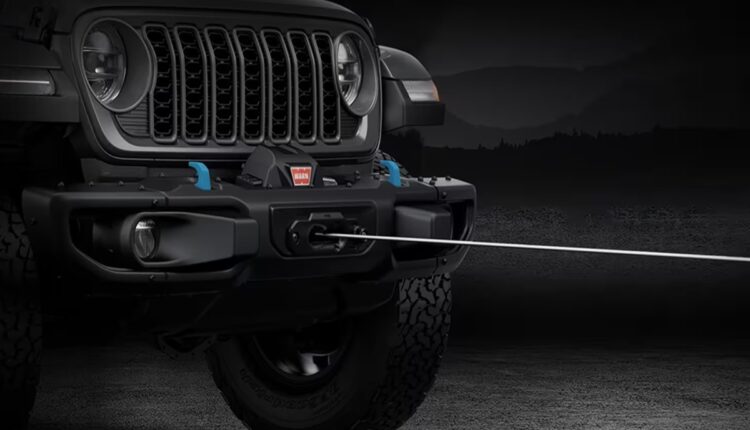 Jeep Wrangler 2025 integração de um guincho Warn