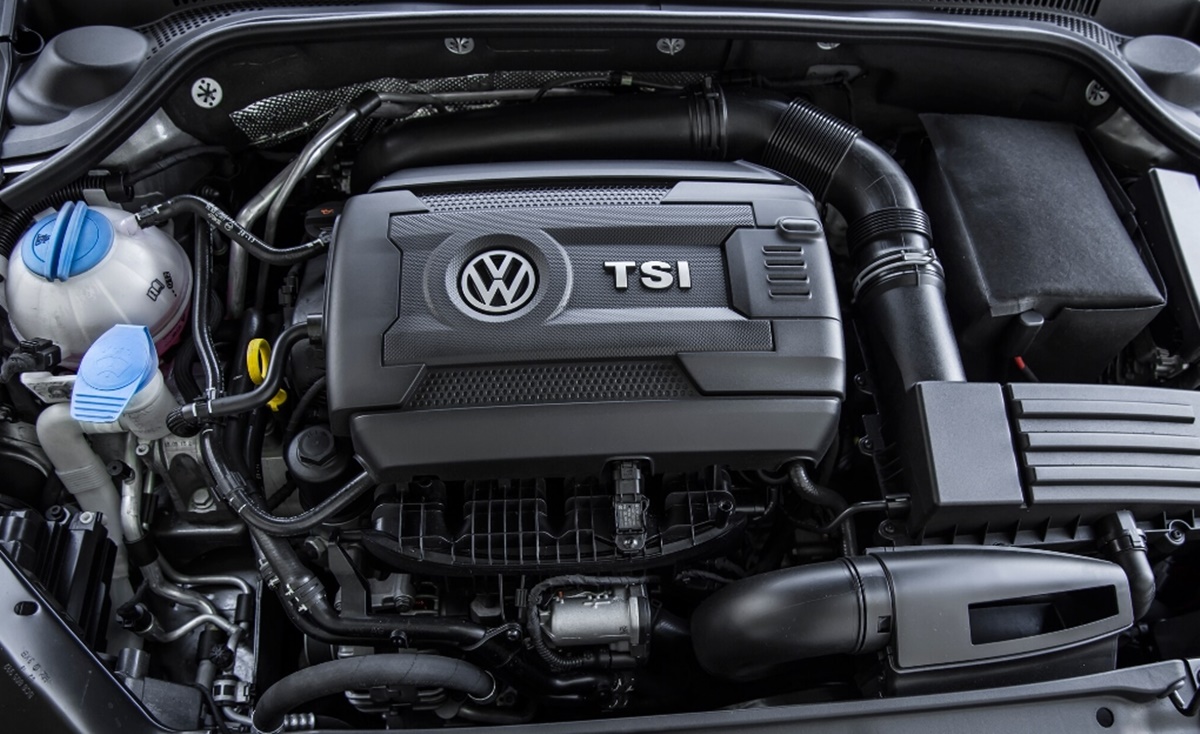 2025-Volkswagen-Jetta-GLI-Engine motor