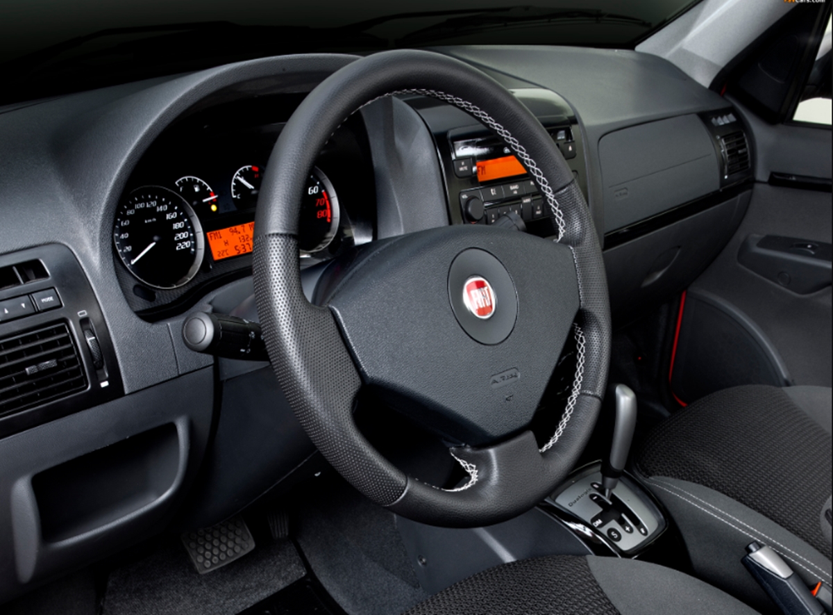 Fiat Siena interior 2