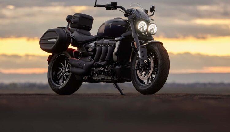 O Triumph Rocket 3 é rápido