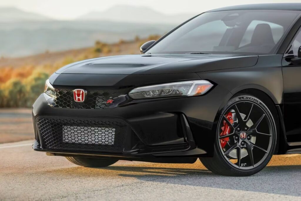 Honda Civic Type R 2025 tem 297 cavalos e preço impressionante no Brasil