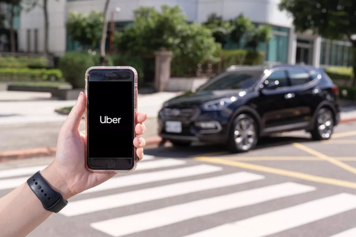 Dirigir Uber com carro de leilão: Descubra se é possível e como! 