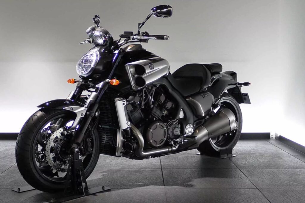 Yamaha VMAX 2024 Clássica Atemporal no Mercado de Motocicletas Custom Usadas