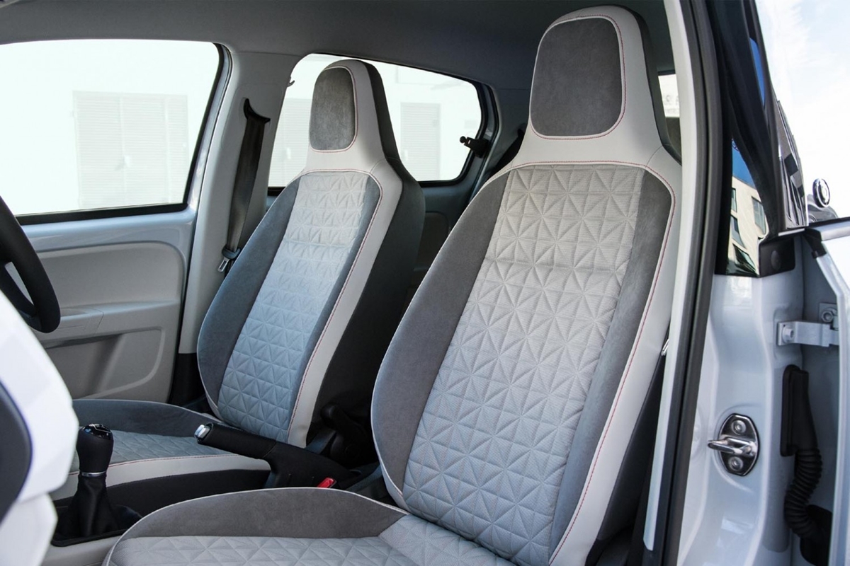 Volkswagen UP TSI interior 2