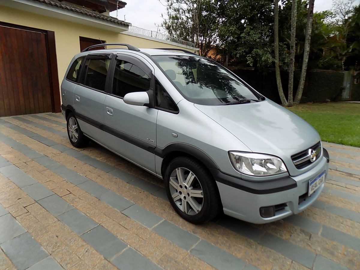 carro famílias grandes - zafira