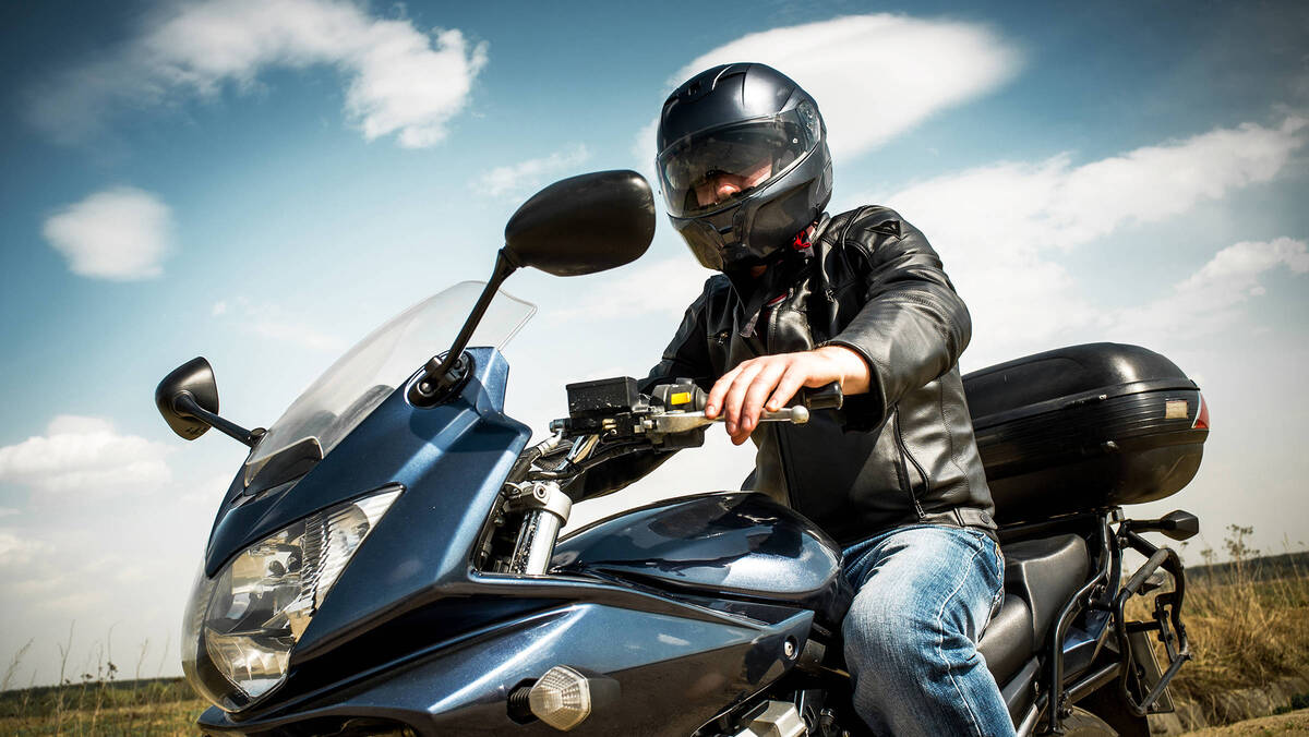 limpar capacete de moto-