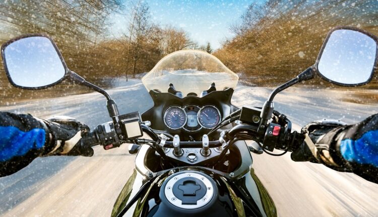 andar de moto no frio