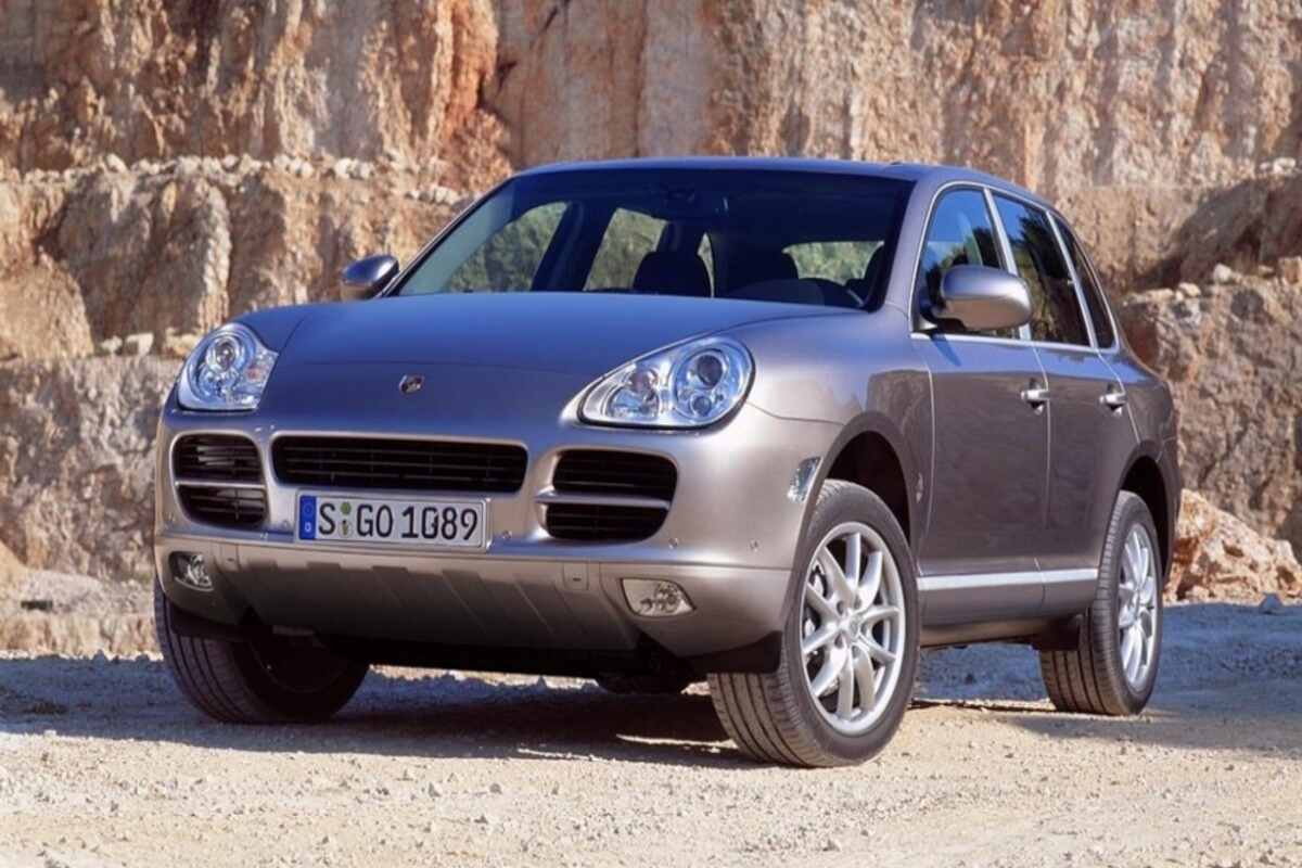 carros de luxo barato - Porsche Cayenne 2003 4.5