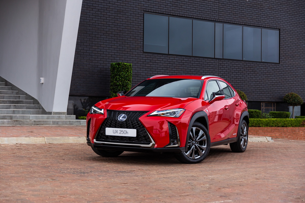 carros híbridos econômicos - Lexus UX 250h