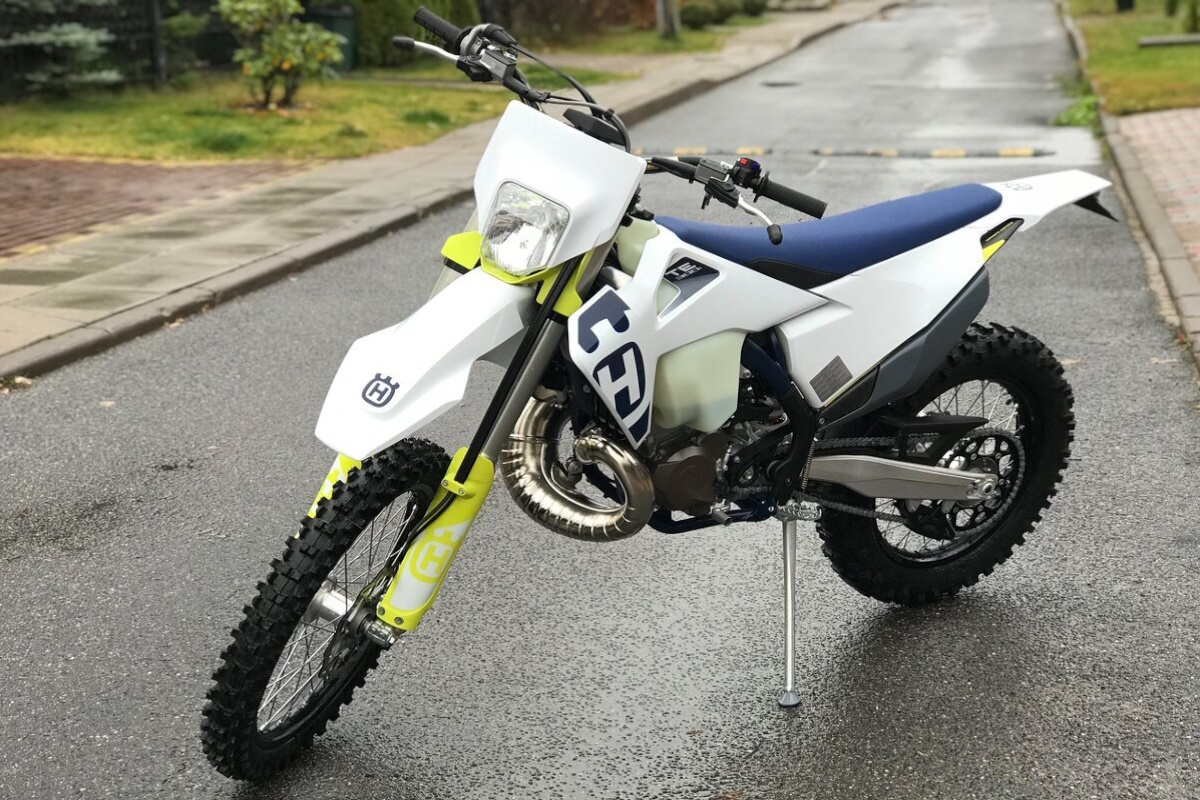 melhores motos trilhas - Husqvarna TE 300i