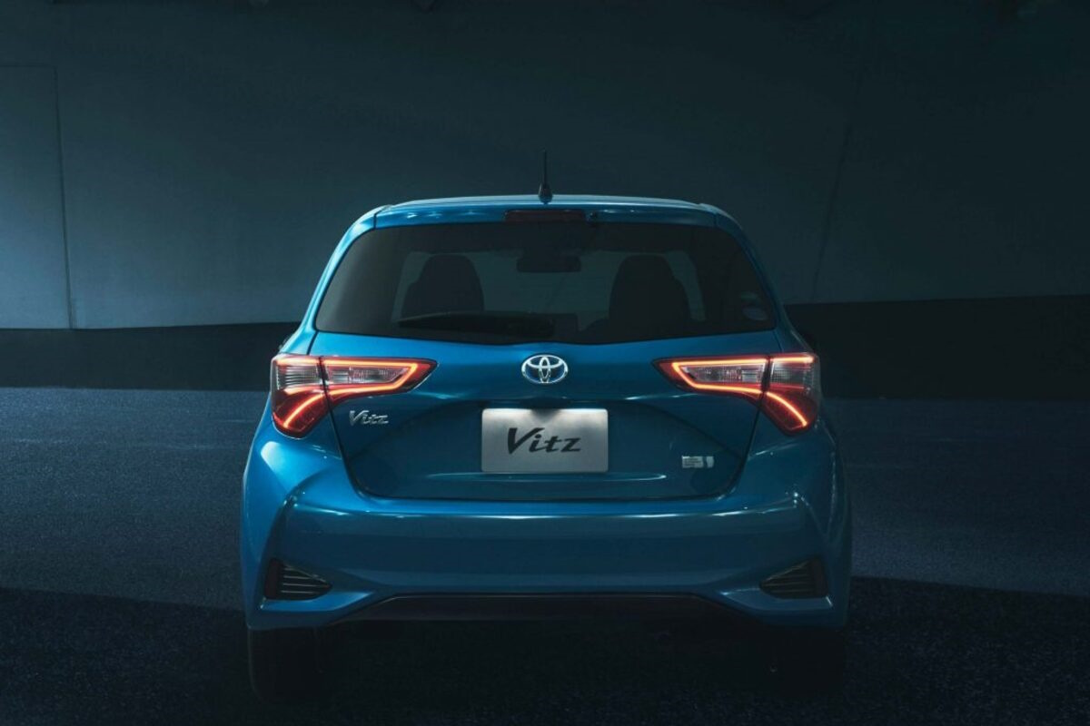 Toyota Vitz é o carro popular perfeito para o Brasil que custa menos de R$ 50 mil no exterior