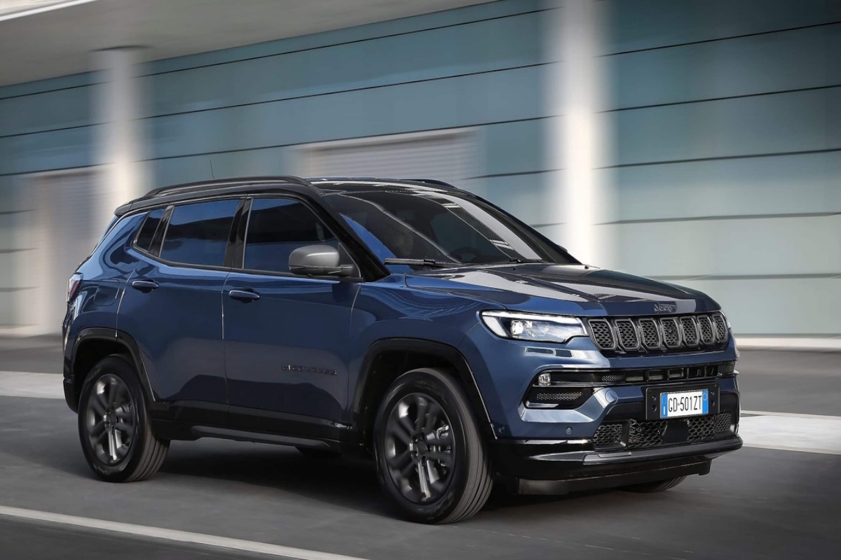 VW Taos 2025 - Jeep Compass