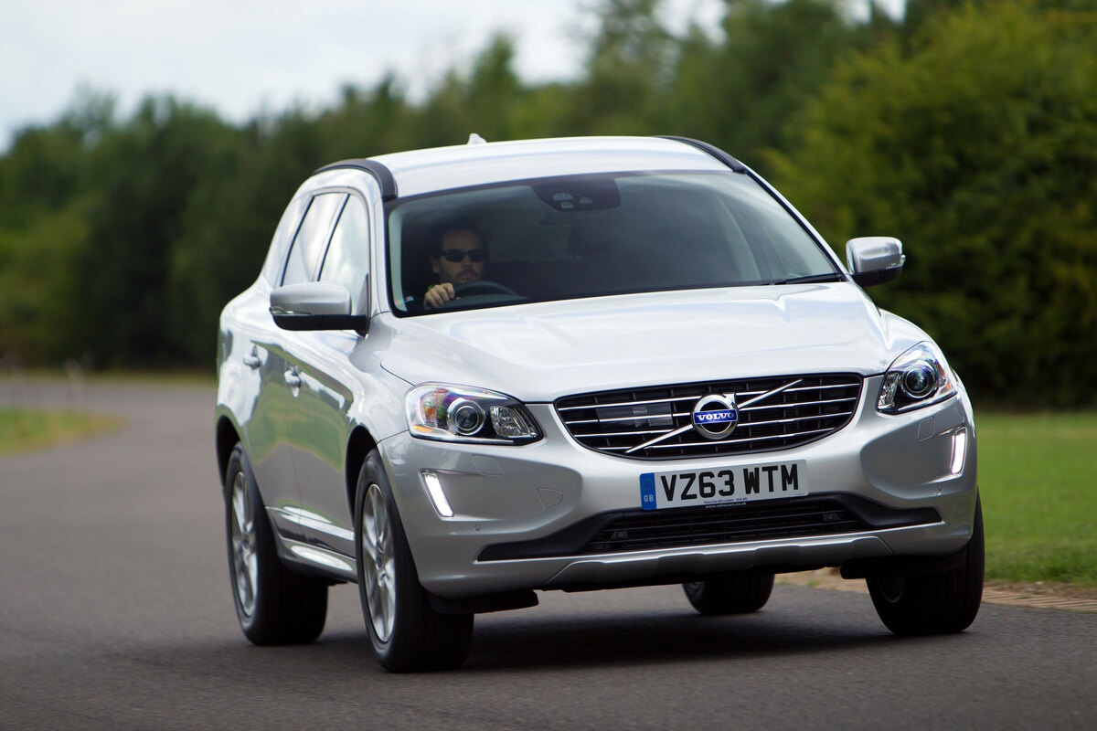 carros automáticos - Volvo XC60 Dynamic AT